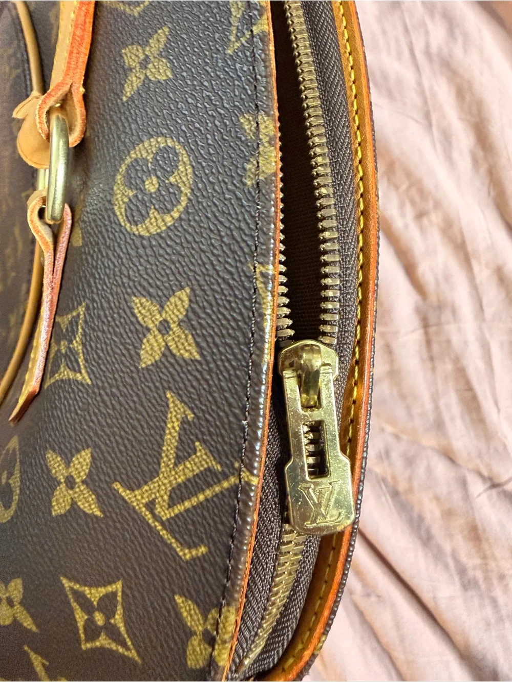 Louis Vuitton Monogram Ellipse Shopping GM Shoulder Bag